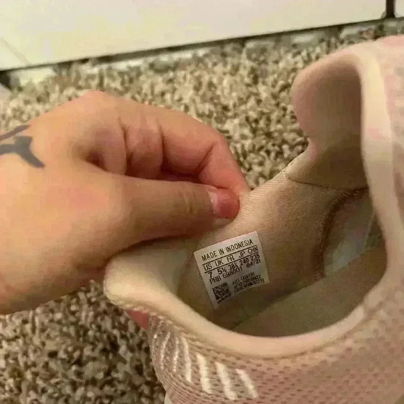 Adidas’s pale pink tennis shoes sneakers - Picture 11 of 11